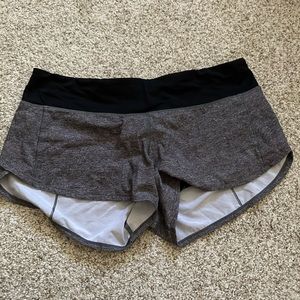 Speed up Shorts 2.5” in dark gray